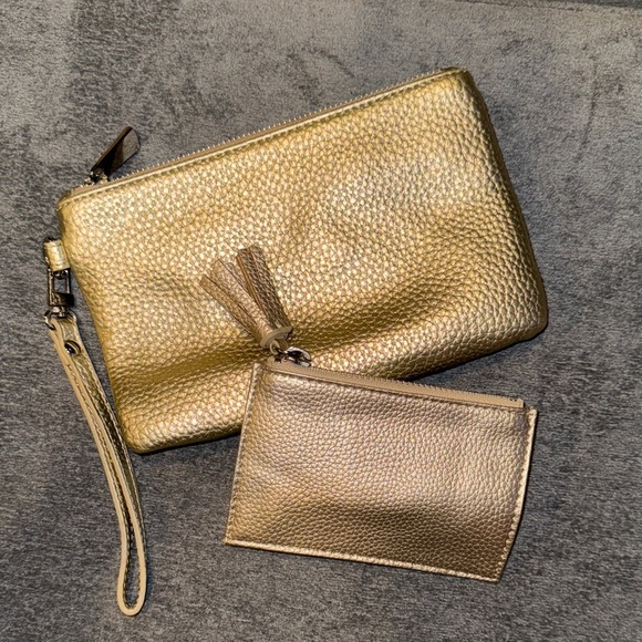 EXPRESS- Gold Textured Clutch Set - Picture 1 of 17